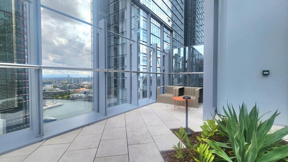 Spacious Barangaroo 2 Bedroom 2 Bathroom Luxury Waterfront Views Sydney