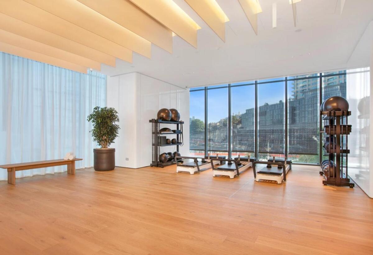 Spacious Barangaroo 2 Bedroom 2 Bathroom Luxury Waterfront Views Sydney