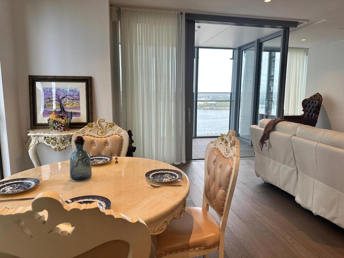 Spacious Barangaroo 2 Bedroom 2 Bathroom Luxury Waterfront Views Apartment Sydney