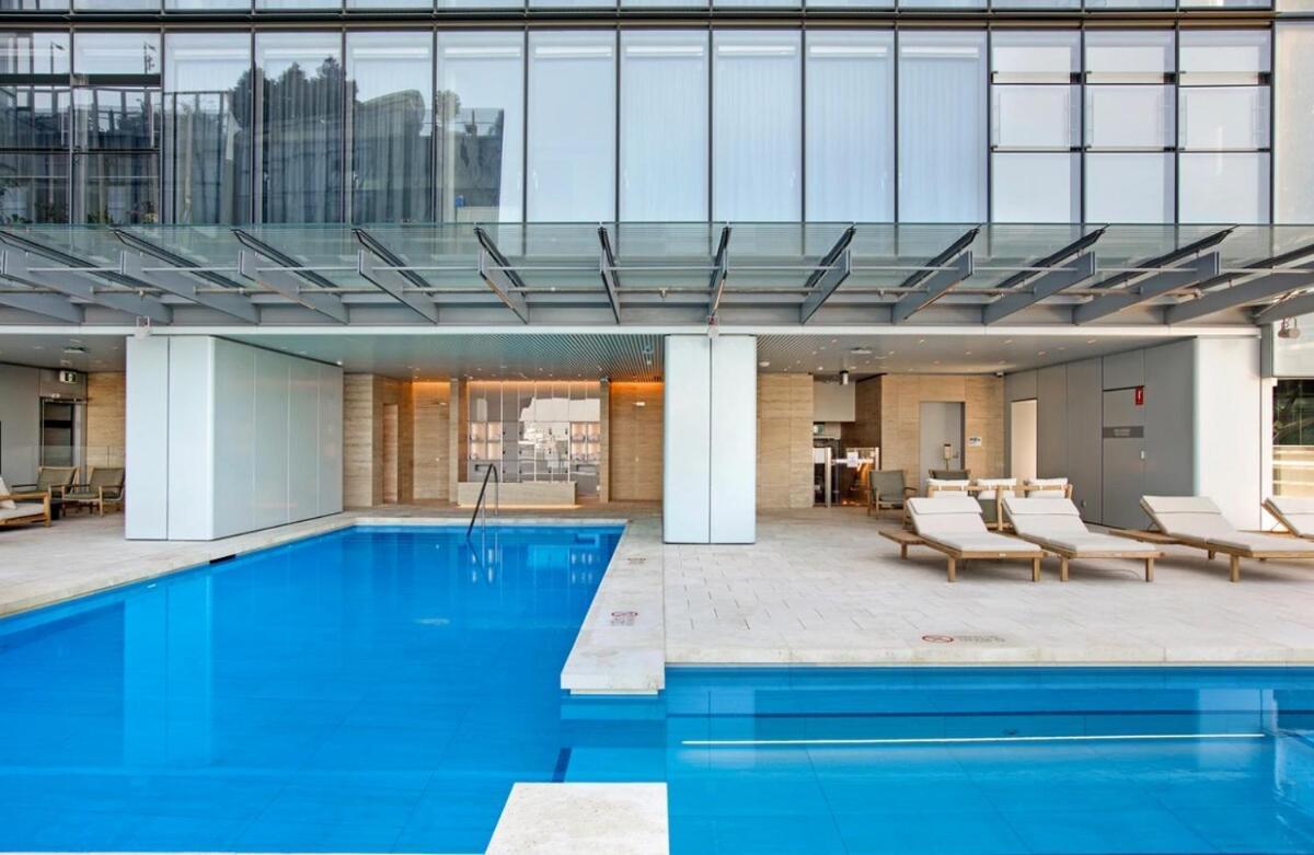 Spacious Barangaroo 2 Bedroom 2 Bathroom Luxury Waterfront Views *