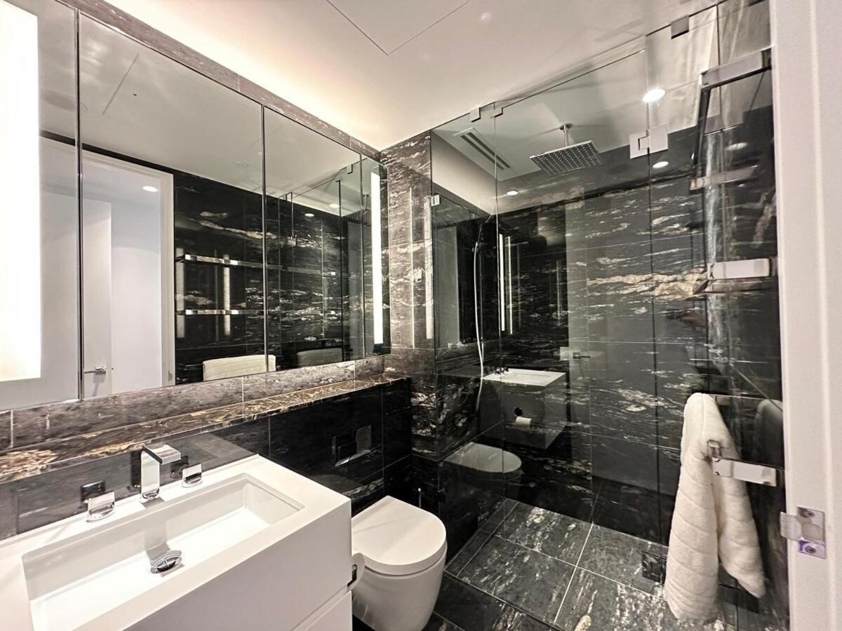 Spacious Barangaroo 2 Bedroom 2 Bathroom Luxury Waterfront Views Apartment Sydney