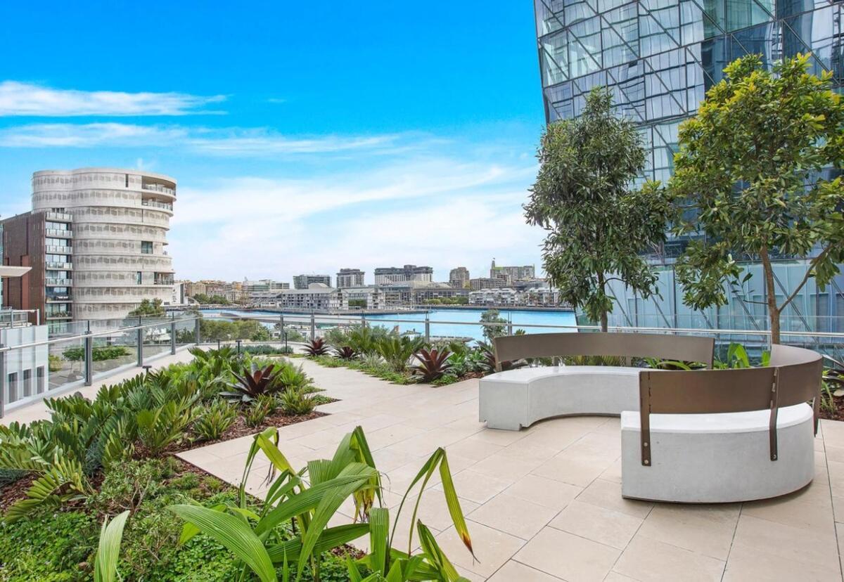 Spacious Barangaroo 2 Bedroom 2 Bathroom Luxury Waterfront Views * Sydney